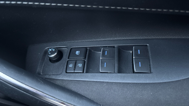 Toyota Corolla 1.8 VVT-i Hybrid Icon Tech 5dr CVT Hybrid Hatchback